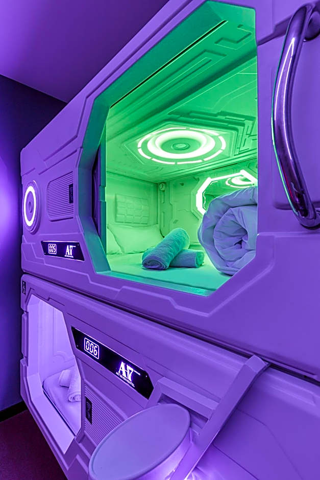 Art Seven Hostel Capsules