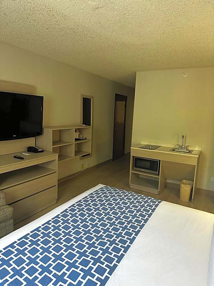 Suburban Studios, Kearney