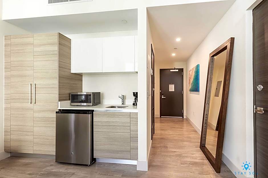 New Studio - Hollywood Beach Bliss for 2