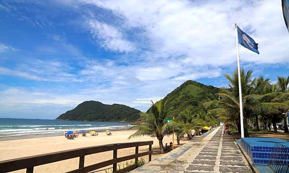 Apartamento praia do tombo Guarujá