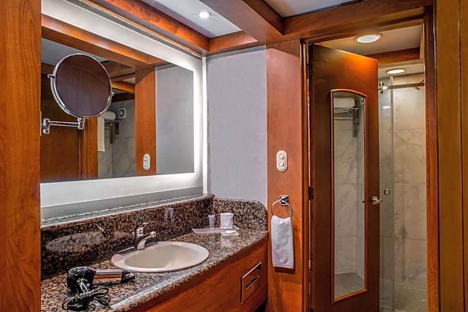 Courtyard by Marriott Mexico City Revolucion