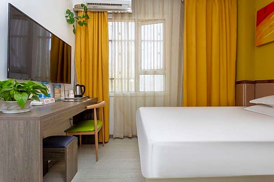 Shell Shanghai Baoshan District Tieli Road Subway Station Tiefeng Road Hotel