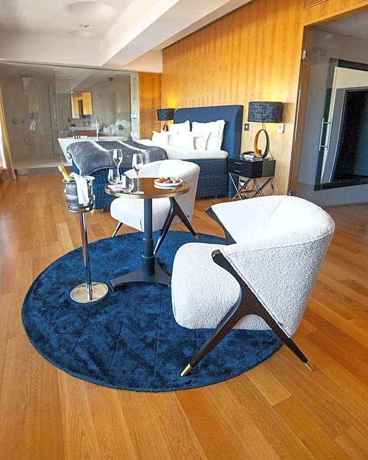 SKY SUITE HOTEL
