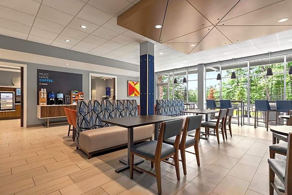 Holiday Inn Express And Suites Rhinelander By IHG