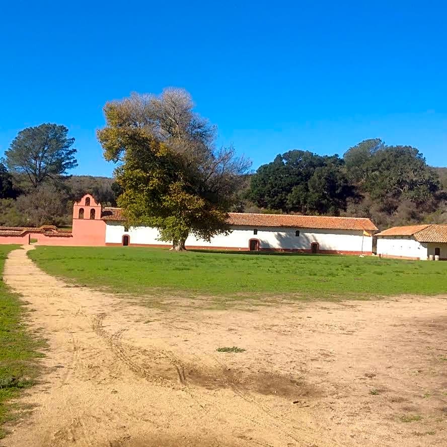 Lotus of Lompoc - A Great Hospitality Inn