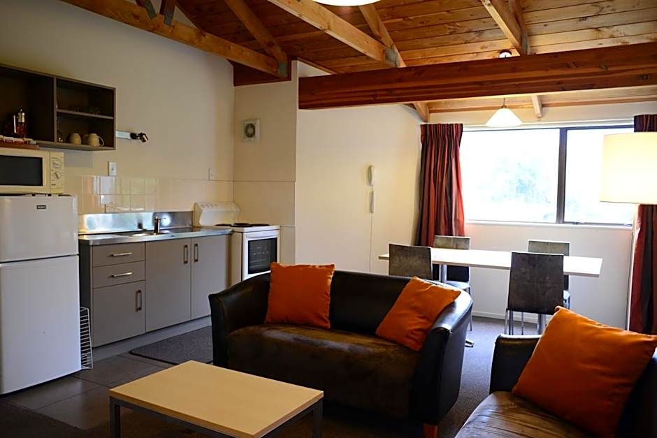 The Hobbit Motorlodge
