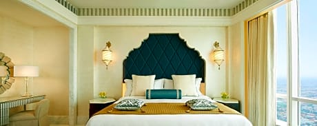 Al Mushref Suite, 1 Bedroom Suite, 1 King, Partial sea view