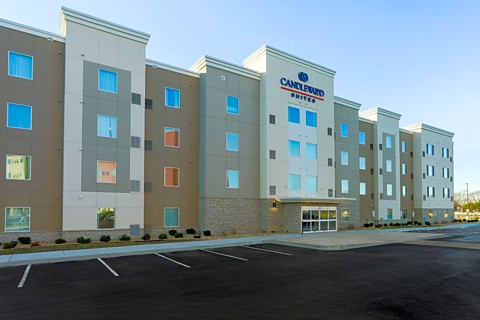 Candlewood Suites Lenexa - Overland Park Area