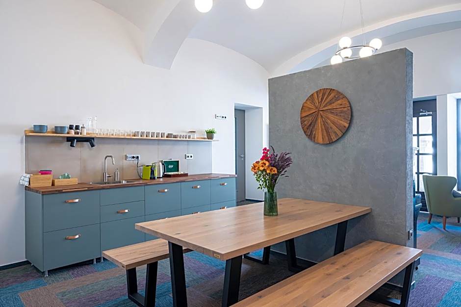 ART Hostel & Apartments