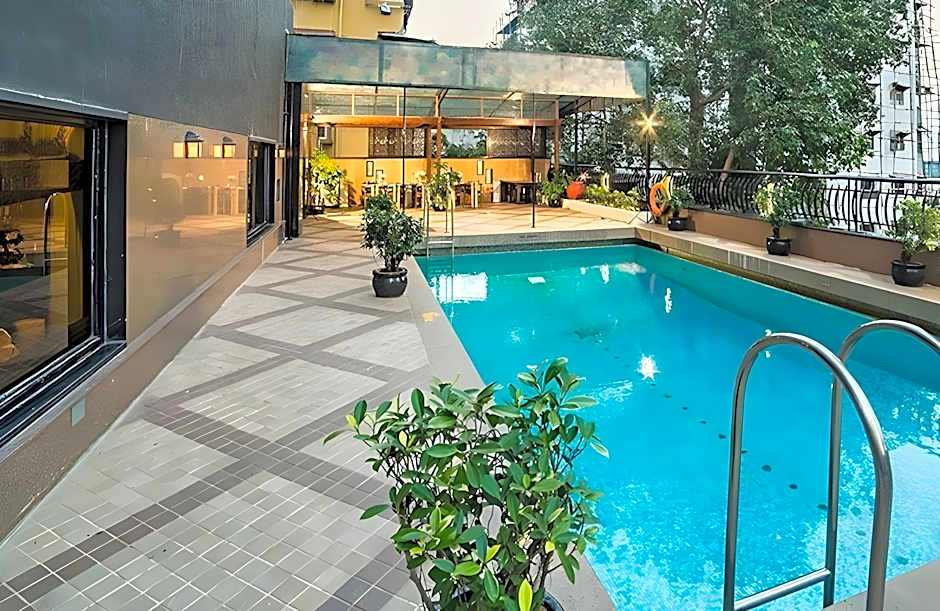 Fariyas Hotel