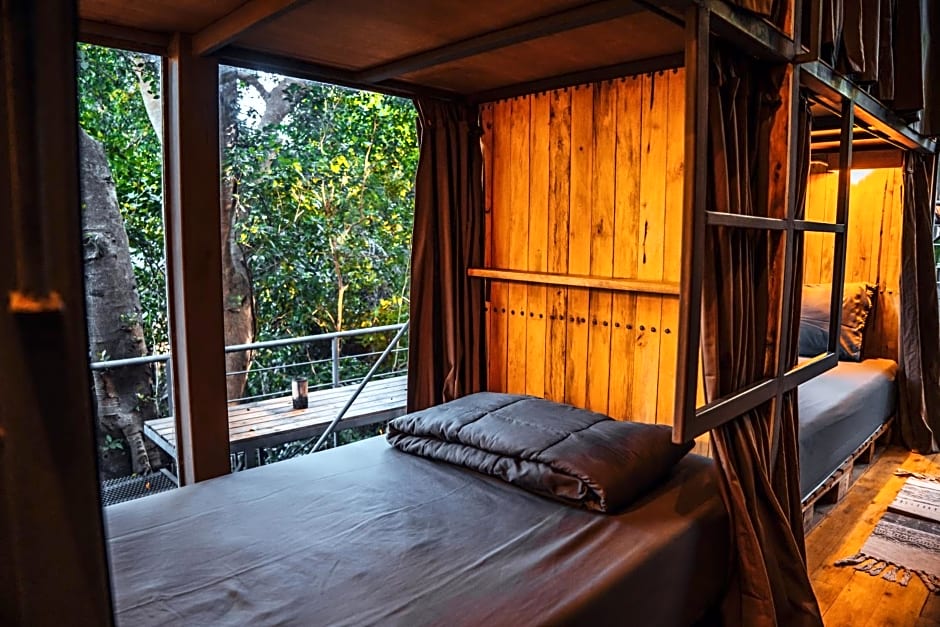 Warehouse Hostel Koh Tao