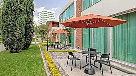 Standard Double Room with Two Double Beds and Courtyard Access