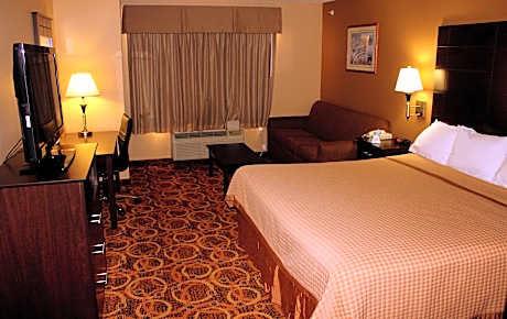 Accessible - 1 King Mobility Accessible Communication Assistance Bathtub Sitting Area Non-Smoking C