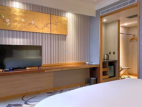 Double or Twin Room (Check-in after 20:00)