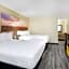 Days Inn & Suites by Wyndham Clovis