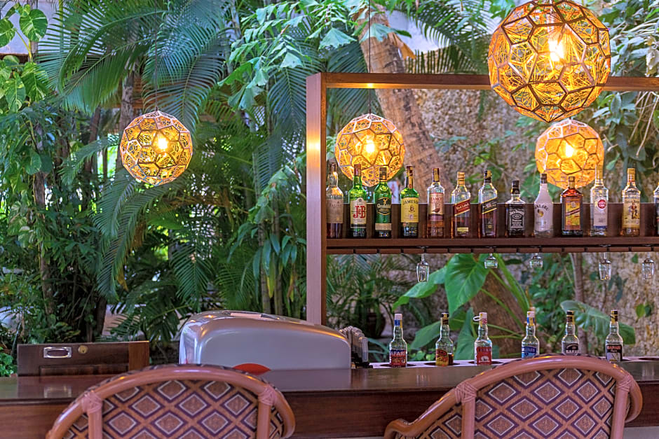 Travellers Beach Hotel & Club