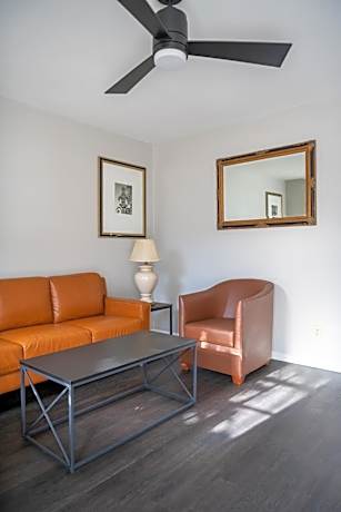 Superior King Suite