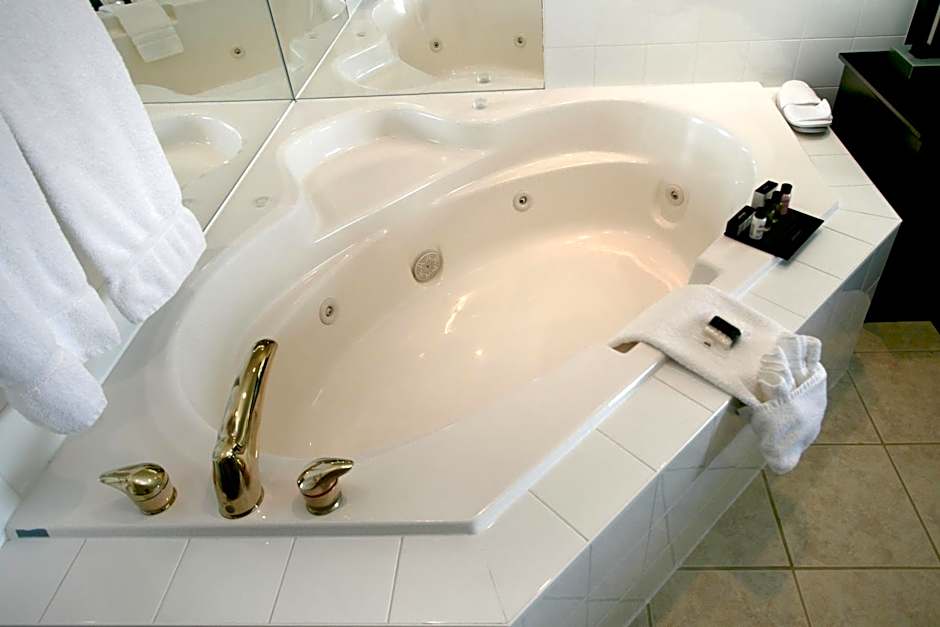 Foxwood Inn & Suites Drayton Valley