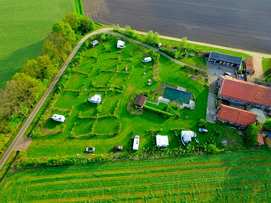 B&B Pipowagen "het Wellnesst" op Wellness Camping en B&B Stoltenborg