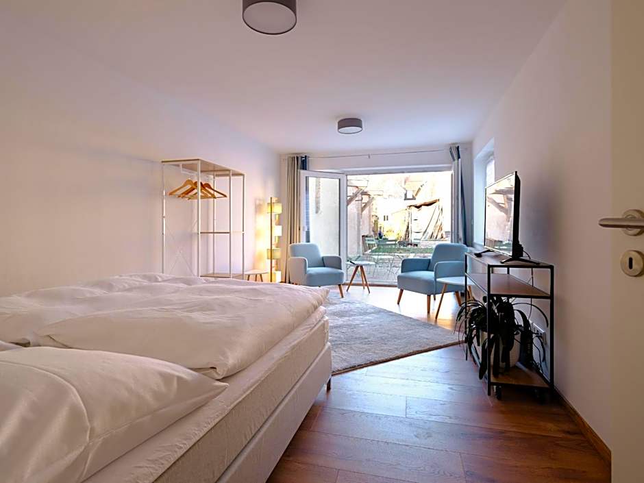 Travel Art Boardinghouse