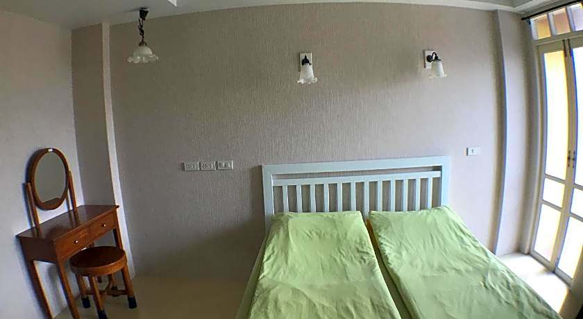 Roof View Place Hotel