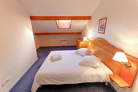 Two-Room Apartment with Balcony (6 Adults)