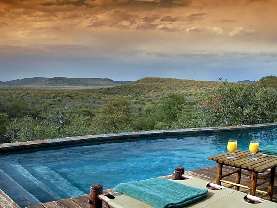 Buffalo Ridge Safari Lodge