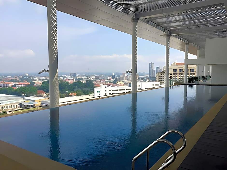 The Straits Hotel & Suites