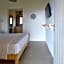 Rooster Guesthouse Rooms
