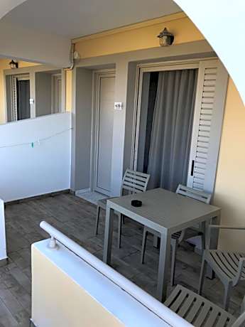 Studio (2 Adults)