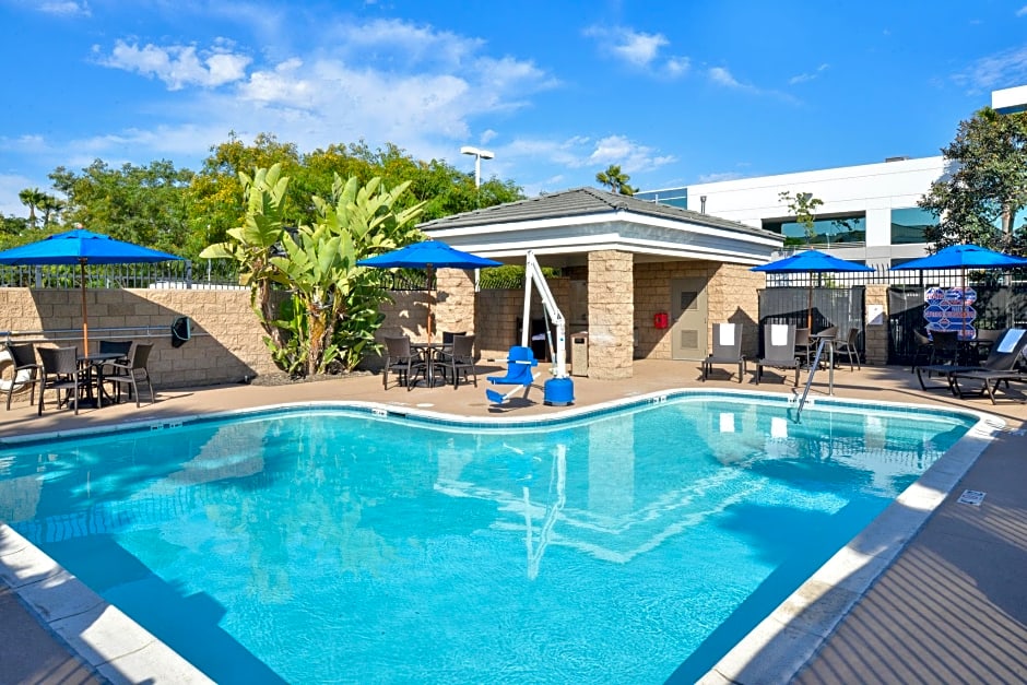 Holiday Inn Express & Suites San Diego Otay Mesa By IHG