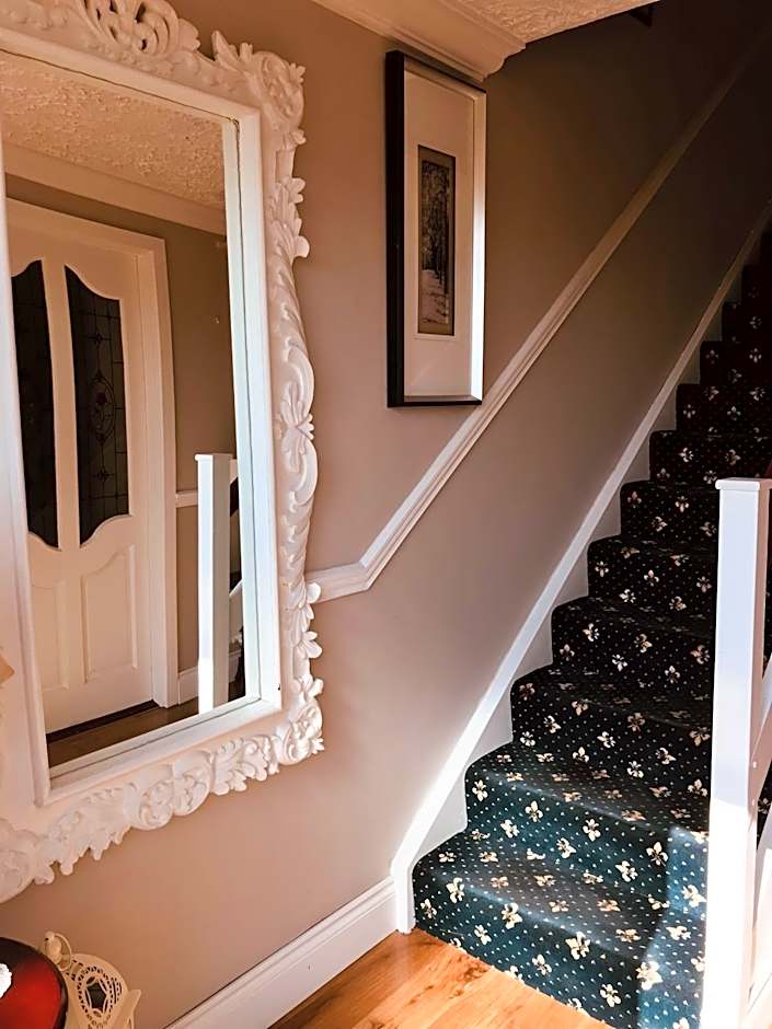 Hillcrest farmhouse Bed & Breakfast