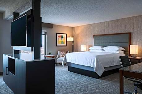Junior Suite,1 King, Corner room, Sofa Bed, High floor