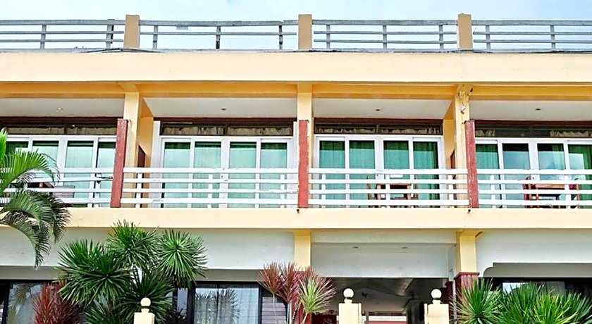 El Nido Beach Hotel
