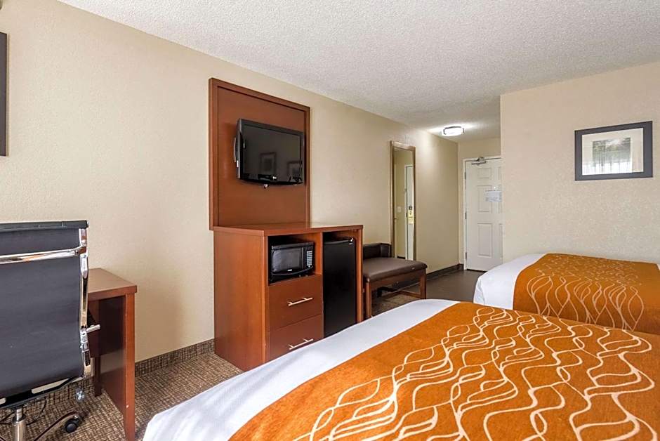 Comfort Inn & Suites Dayton North