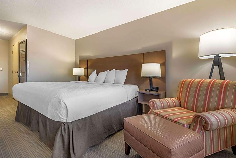 Country Inn & Suites by Radisson, Watertown, SD