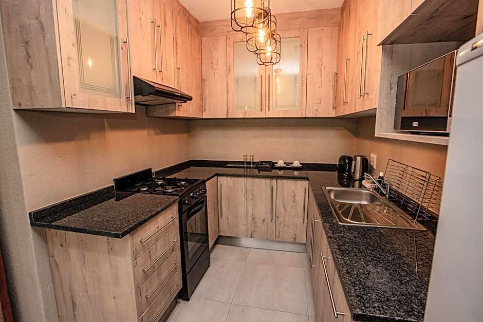 Bushbaby Valley Lodge