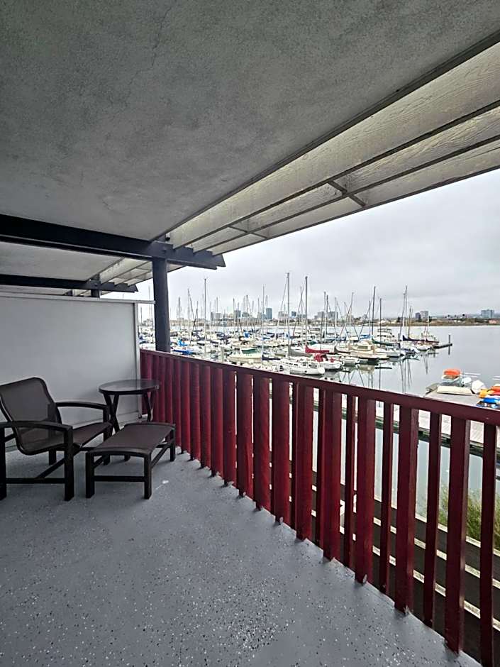 Marina Village Inn
