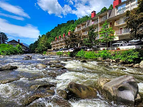 Gatlinburg River Inn
