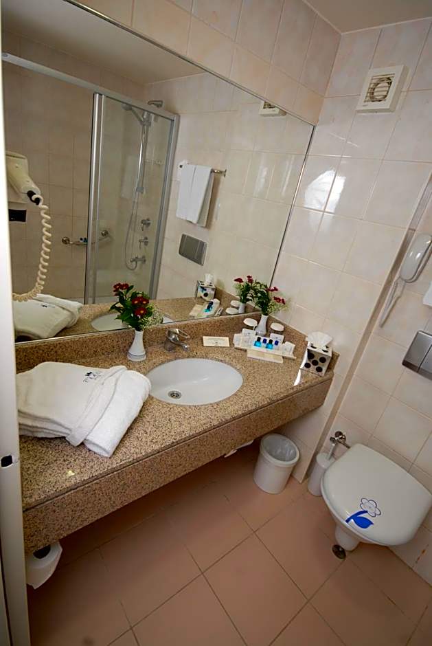 Class Hotel