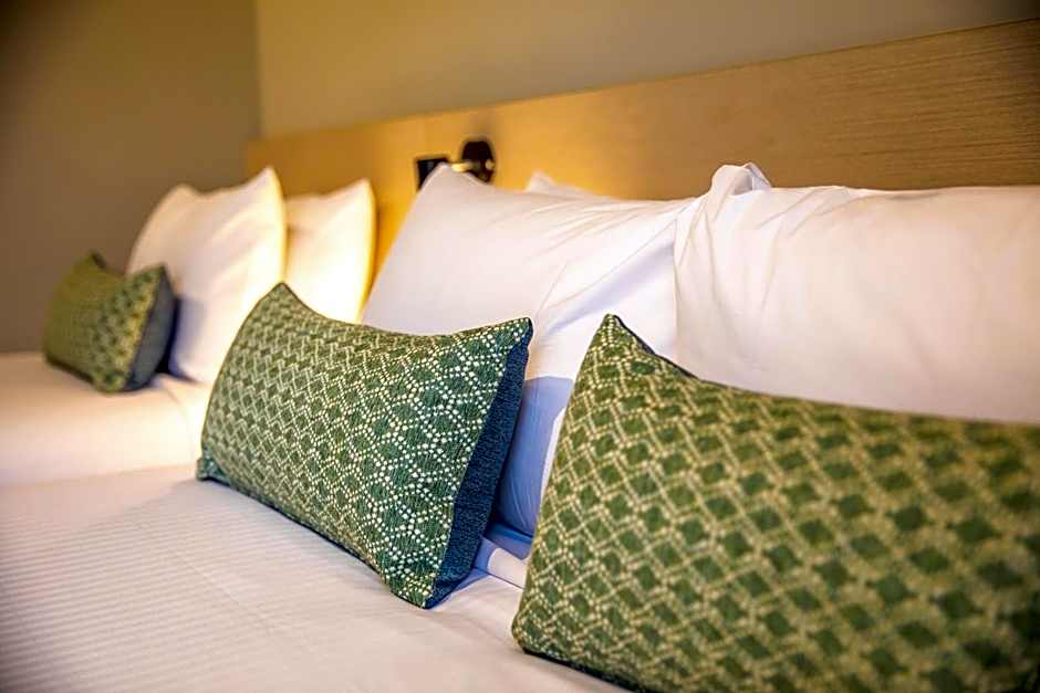 Nightcap at Commercial Hotel