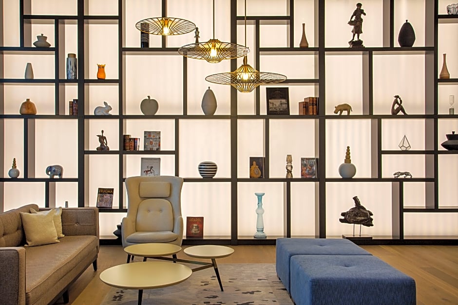 Acanthus and Cennet Barut Collectio