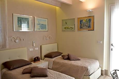 Twin Room with Private Bathroom