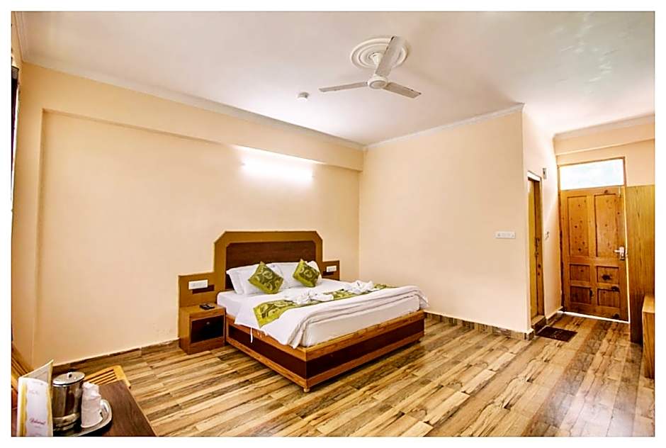Goroomgo J J Regency Manali