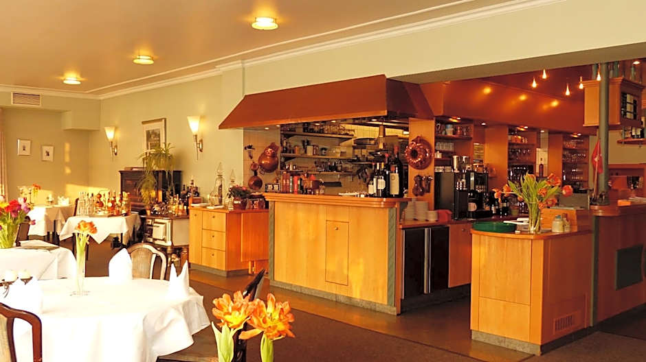 Restaurant und Hotel Zum Weissen Ross