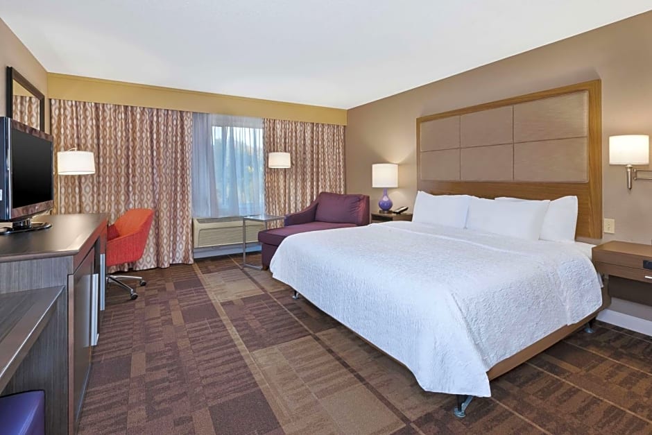 Hampton Inn By Hilton Waterbury