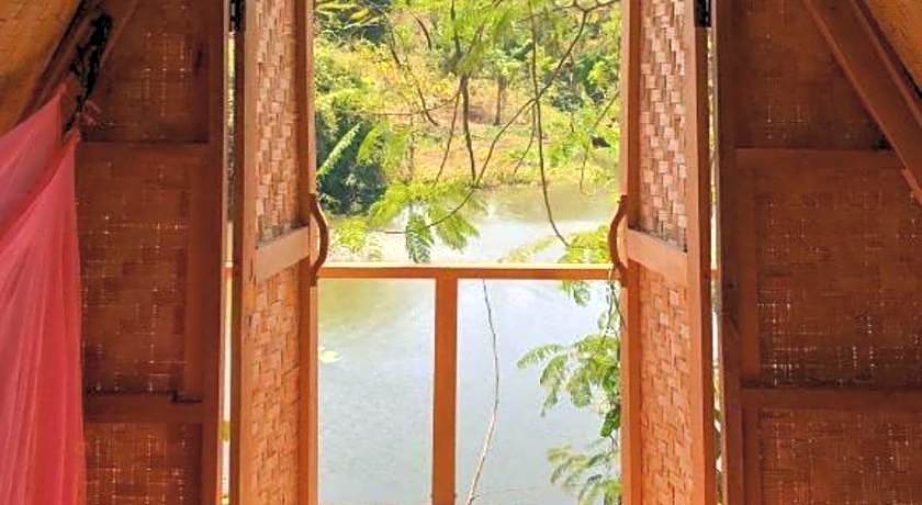 Fandee Island - Tad Lo - Bolaven Loop Pakse