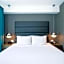 Sandman Signature Calgary Airport Hotel