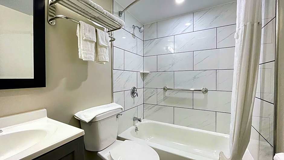 Days Inn by Wyndham Columbus IN