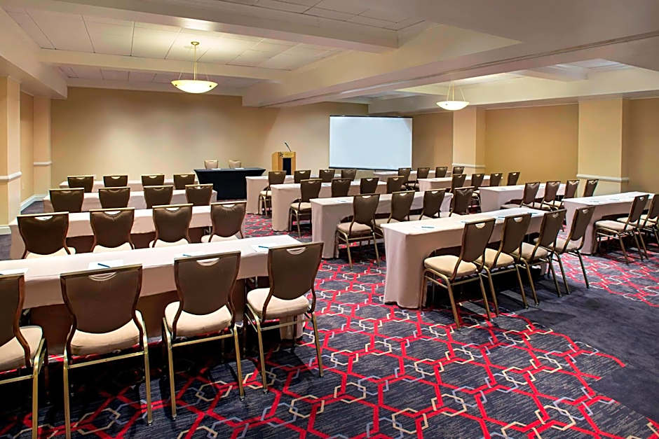 Four Points By Sheraton Melville Long Island